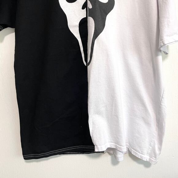 Scream Ghostface Mens Crew Neck T-Shirt Size XL Black White Split Face Halloween - Picture 8 of 11